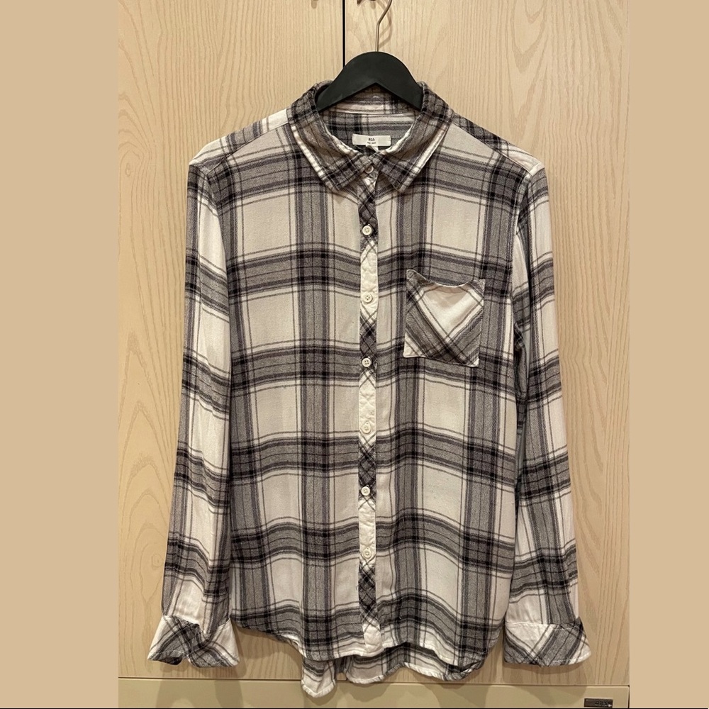 2/1 🌸 BLL Plaid Button Down Shirt
